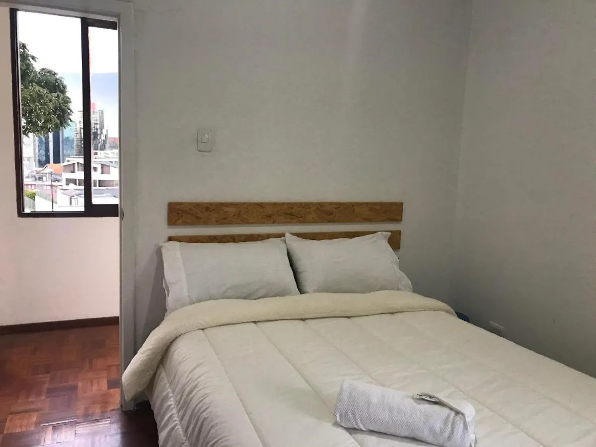 Play House Hotel Quito 2*,